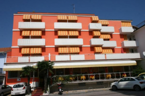 Отель Hotel Paron  Бибионе